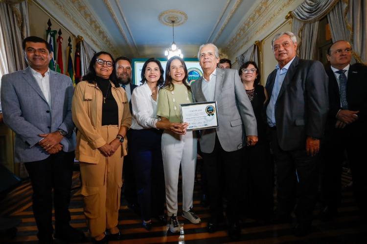 Sustentabilidade em destaque: Grupo Raymundo da Fonte conquista o 1º lugar e recebe o SELO VERDE em cerimônia especial