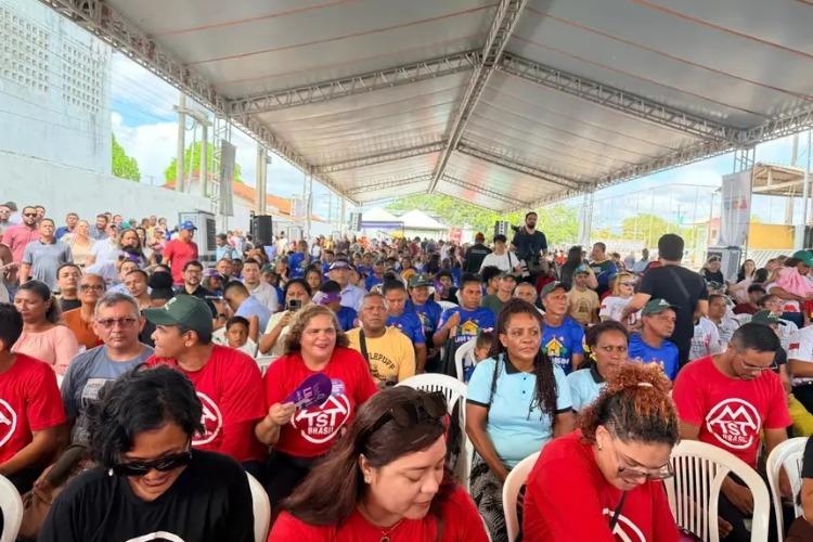 Governo do Amapá lança PAA, entrega veículos e realiza caravana de atendimentos durante a ação 