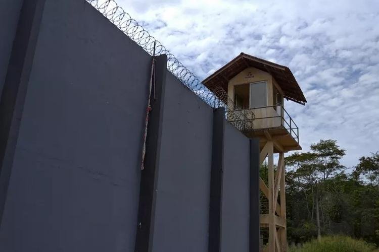 Condenado por roubo pula muro ao lado de guarita desativada e foge de presídio em Macapá