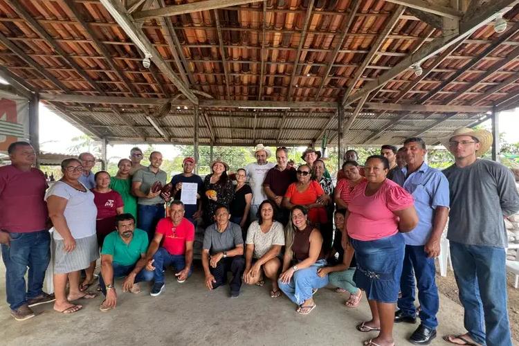 Amapá Cacau: Governo do Estado entrega insumos agrícolas para produtores familiares de Igarapé das Armas, em Macapá