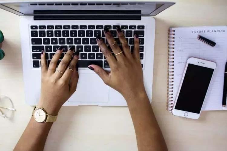 Especialistas dão dicas de postura e alongamento para ‘encarar’ o home office