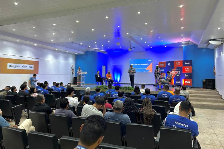 CEA Equatorial dá início à primeira turma de 2025 da Escola de Eletricistas no Amapá