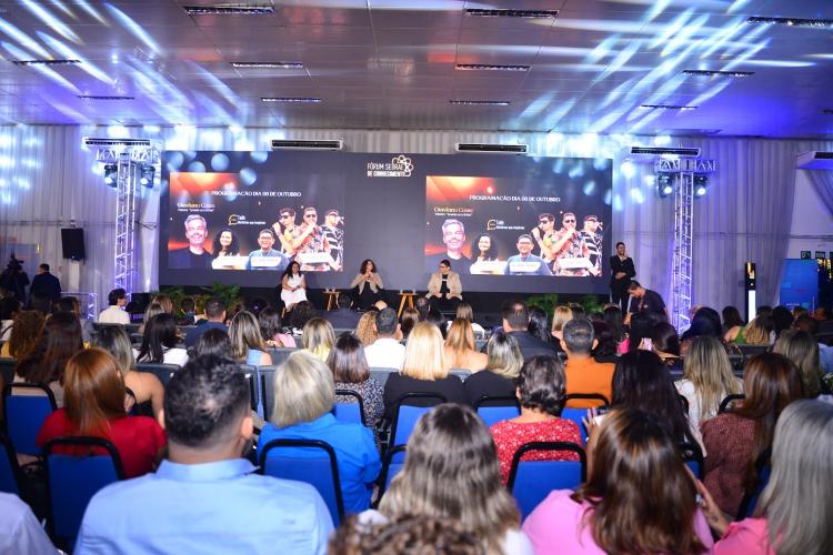 Com ingressos esgotados, primeira noite do Fórum Sebrae de Conhecimento traz depoimentos inspiradores