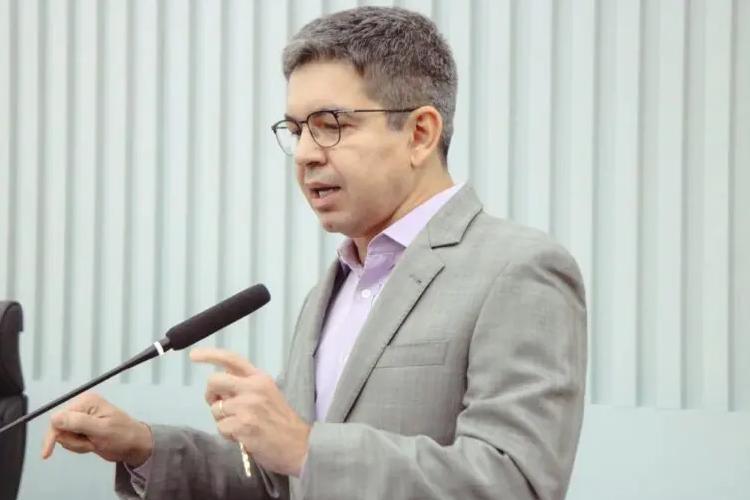 Randolfe solicita audiência pública com ANEEL para barrar aumento da energia