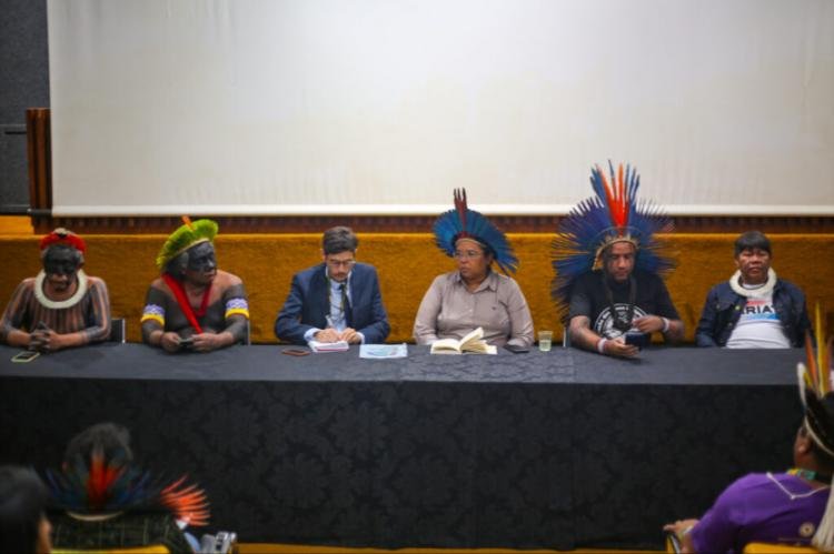 Movimento indígena lança projeto de país e apresenta compromissos urgentes aos três Poderes