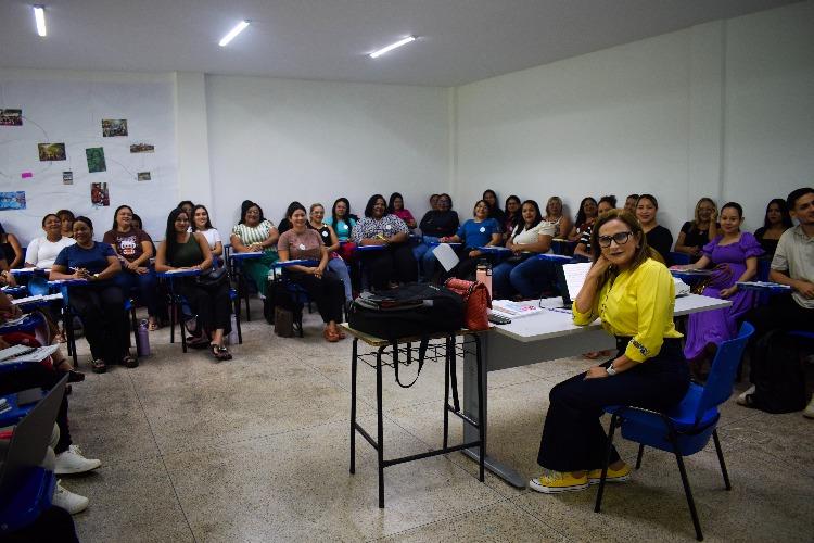 Especialização em Educação Infantil qualifica 60 profissionais da rede municipal