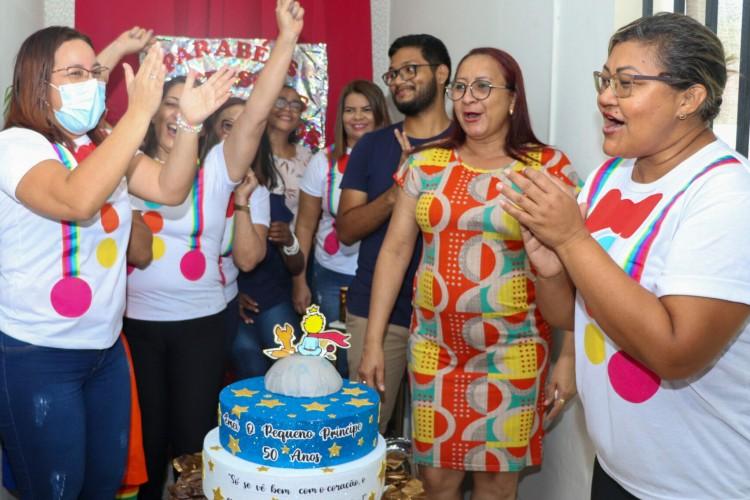 Escola Municipal celebra Dia dos Professores com festa surpresa para os profissionais