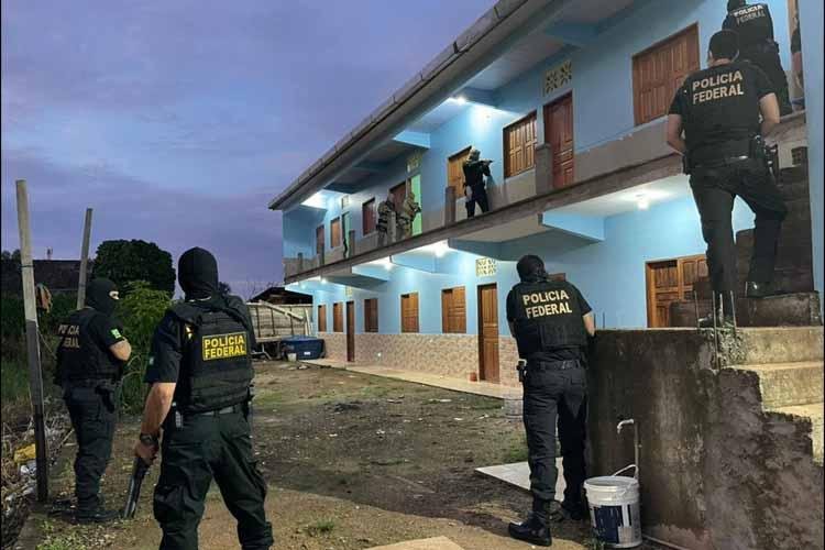 PF investiga homem por cobrar 500 dólares de estrangeiros ilegais por viagens pelo Brasil