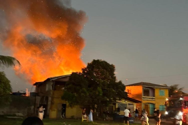 Incêndio atinge residências na comunidade do Ambrósio e mobiliza atendimento social em Santana