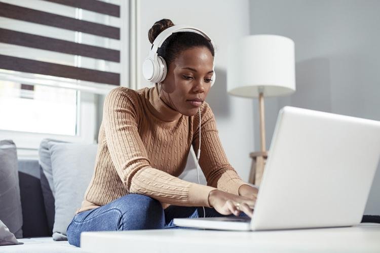 Programa Senac Gratuidade oferece diversos cursos livres e técnicos a distância